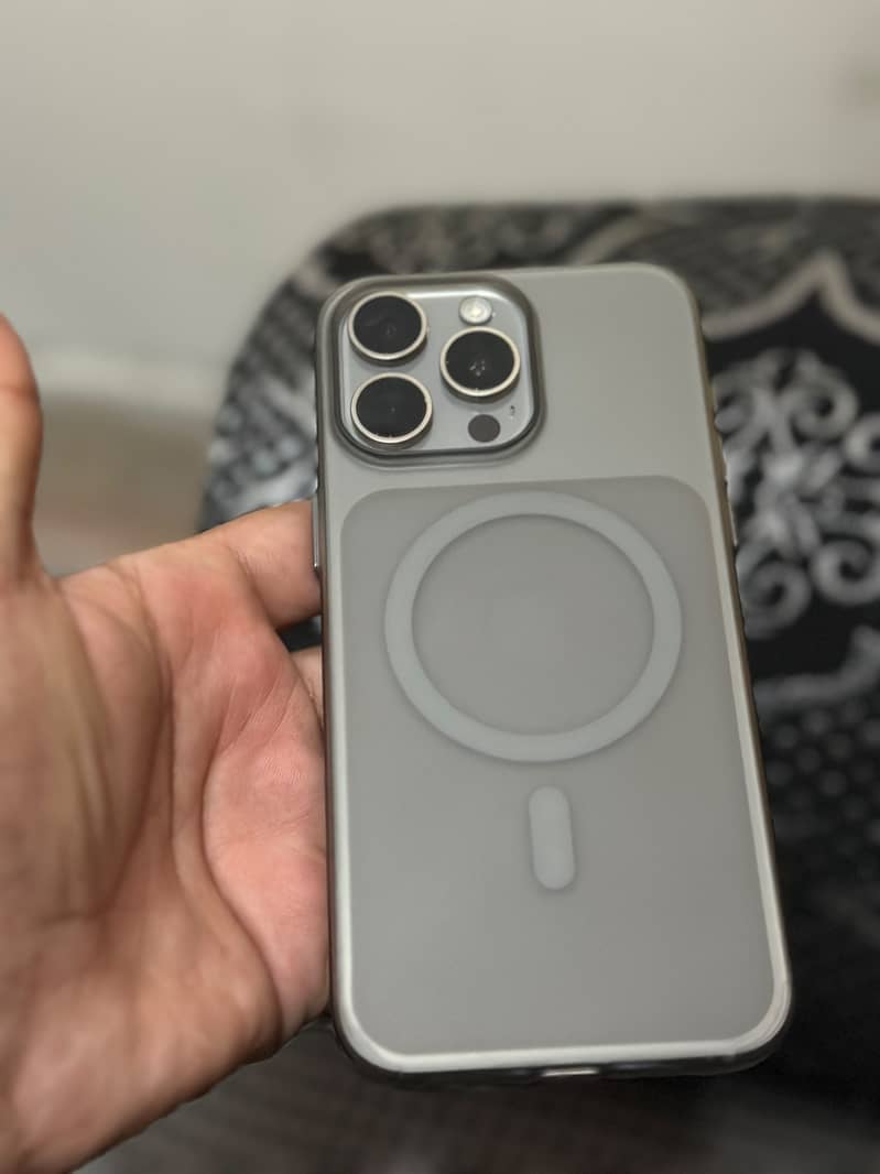 Apple iPhone 15 Pro Max 1