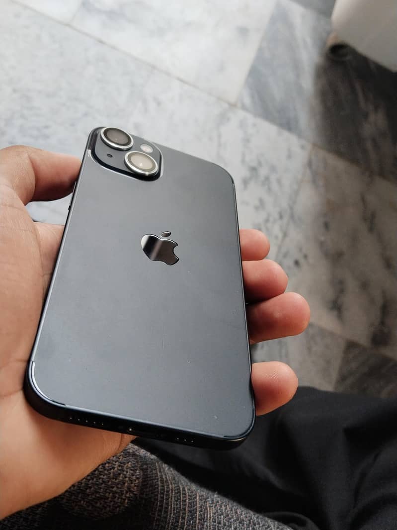 Apple iPhone 13 2