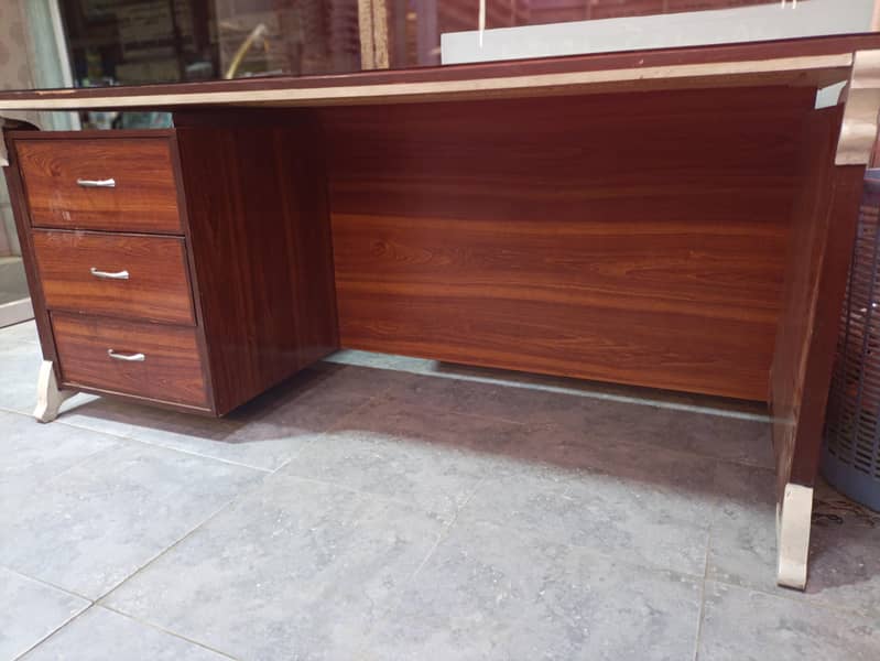 Office Table 0