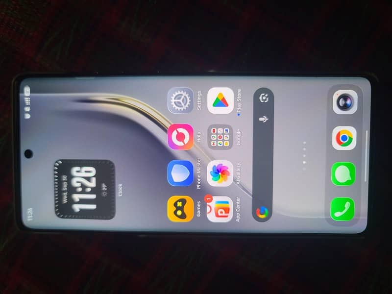 Tecno CAMON 40 Pro 1
