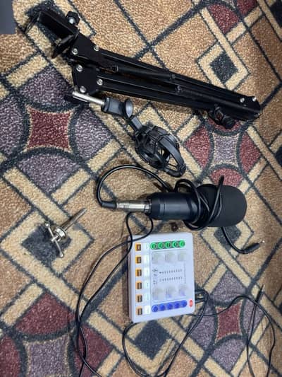 Complete Condenser Microphone + V8 Sound Card + Boom Arm Setup