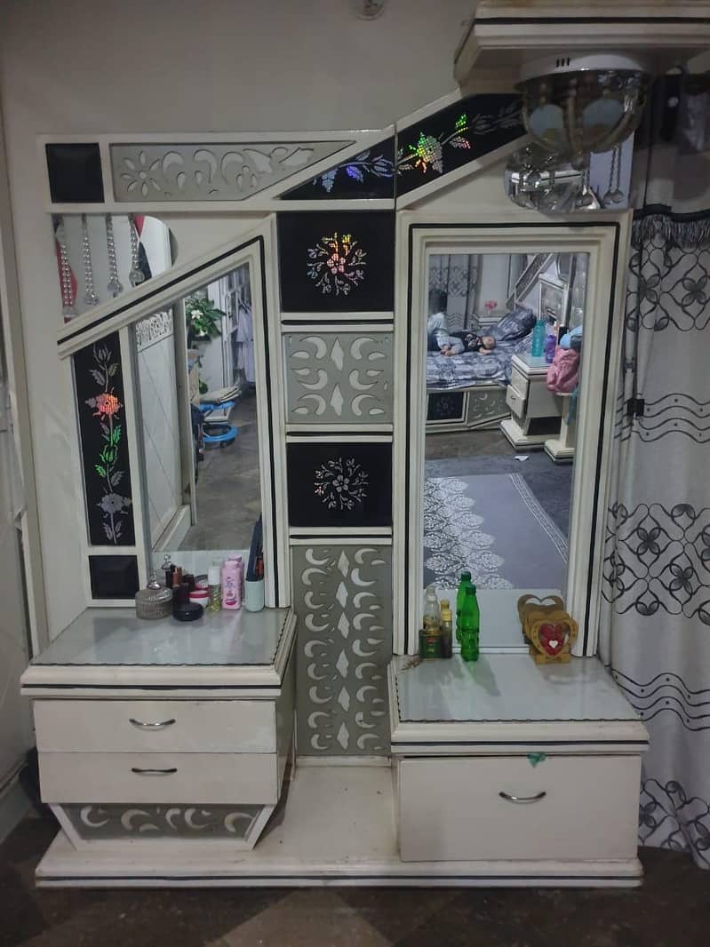 4 piece set 0