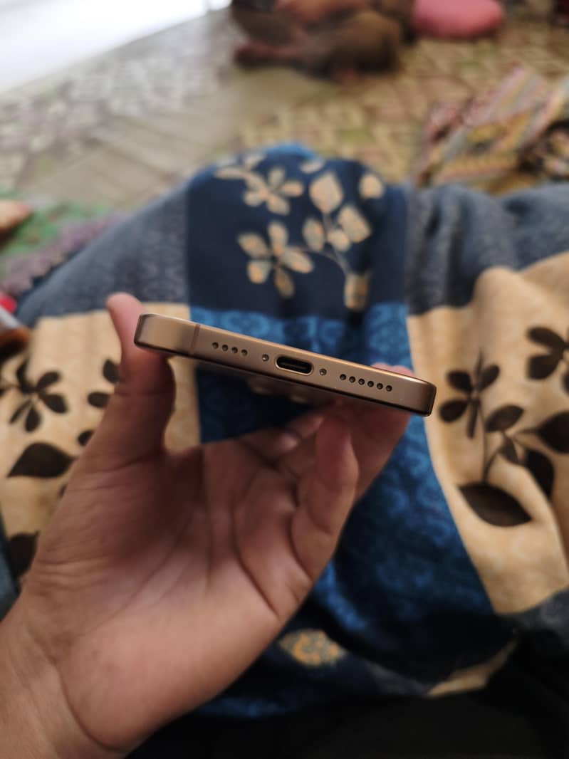 Apple iPhone 16 Pro Max 5