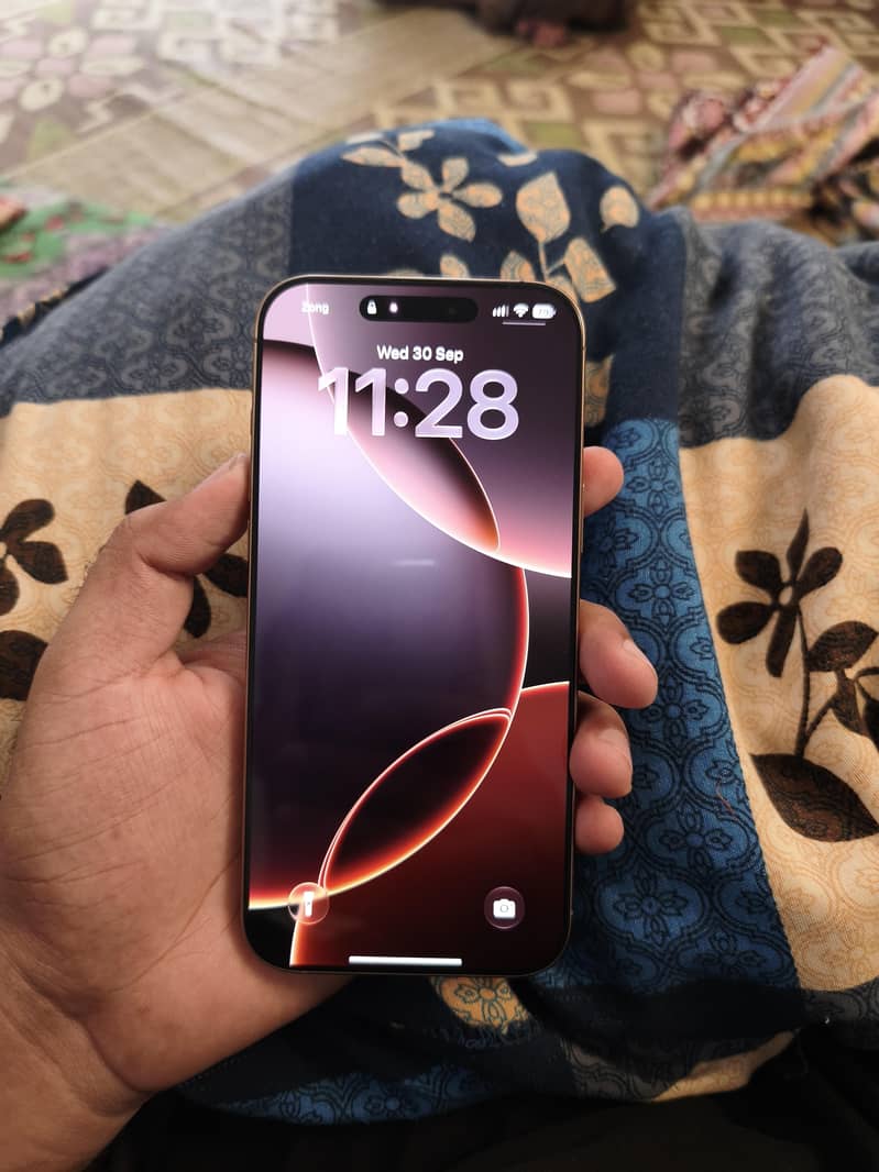 Apple iPhone 16 Pro Max 6