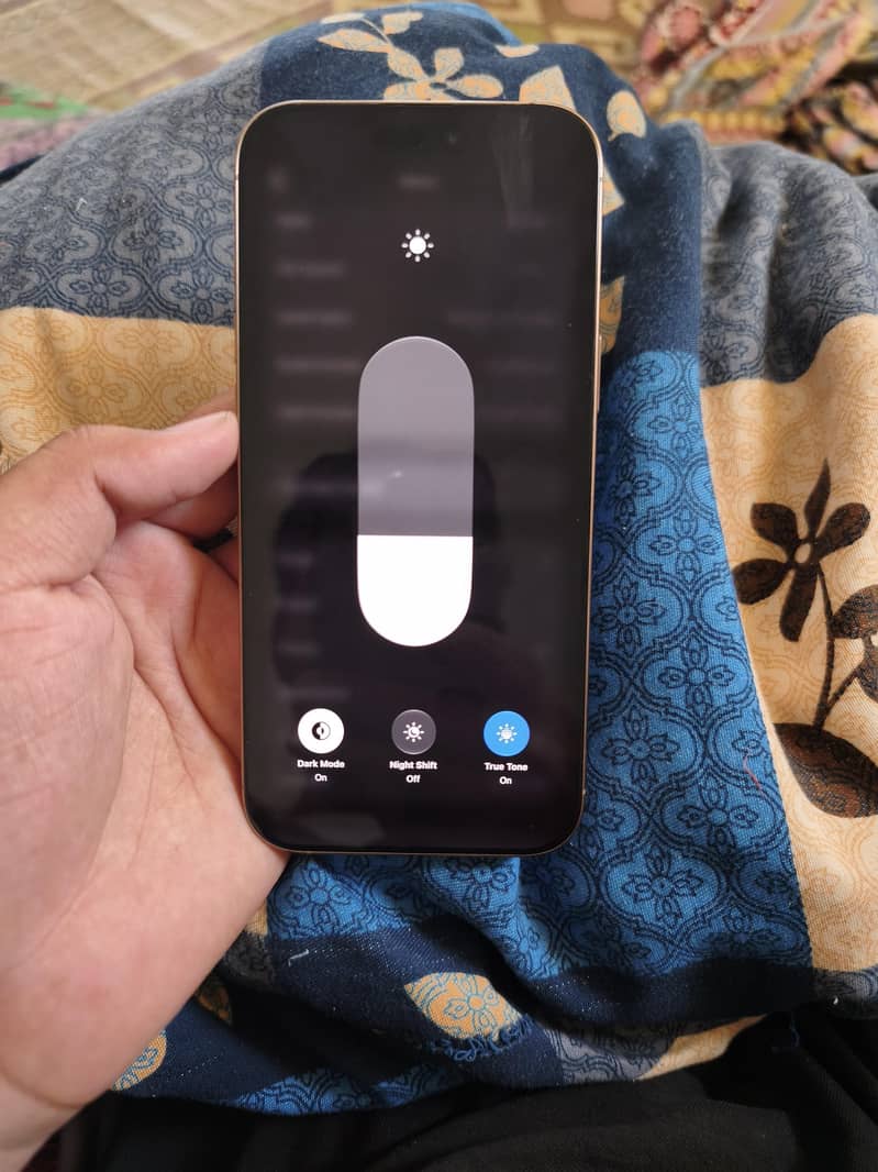 Apple iPhone 16 Pro Max 7