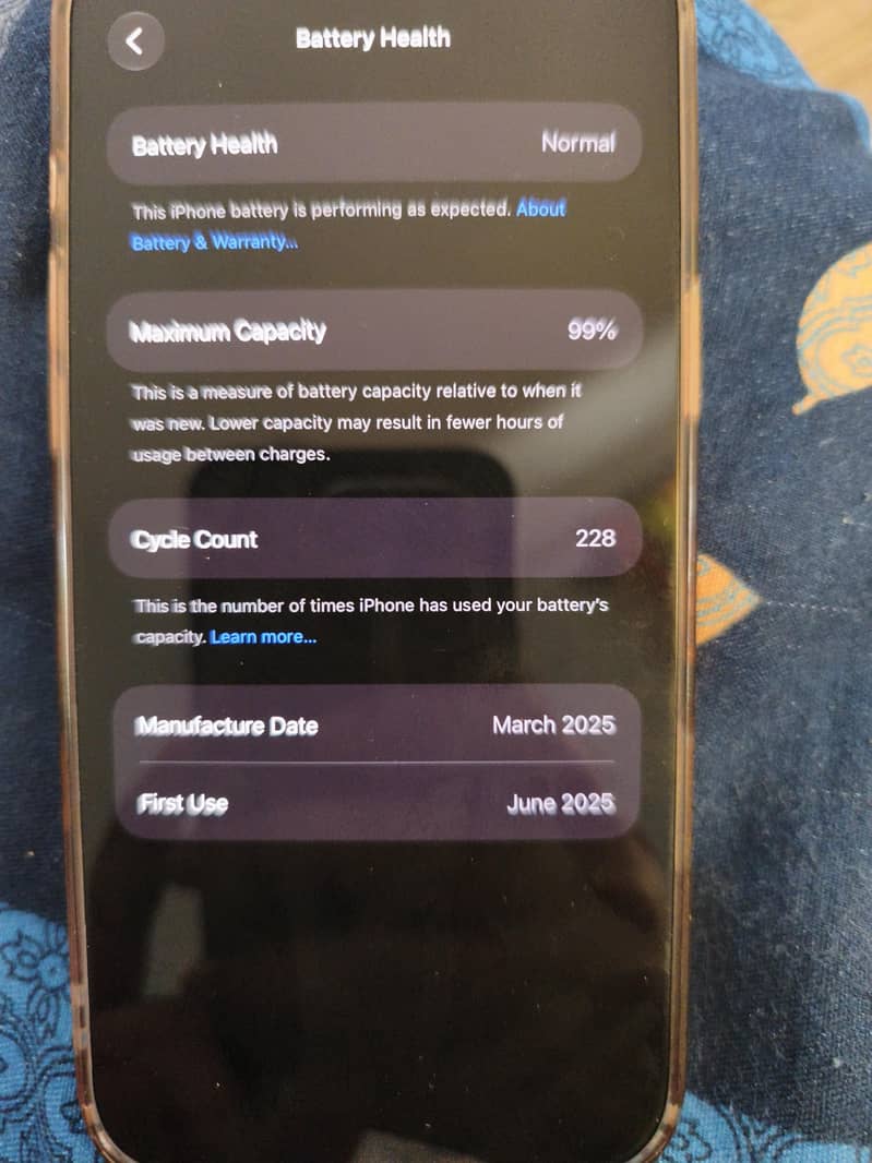 Apple iPhone 16 Pro Max 9