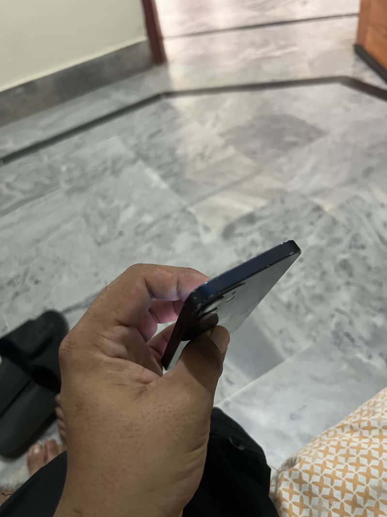 Apple iPhone 12 mini 6