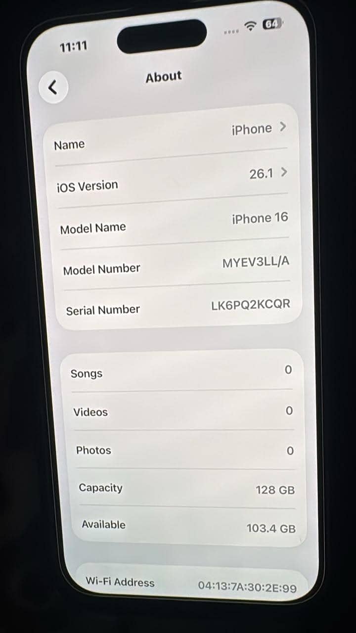 Apple iPhone 16 3