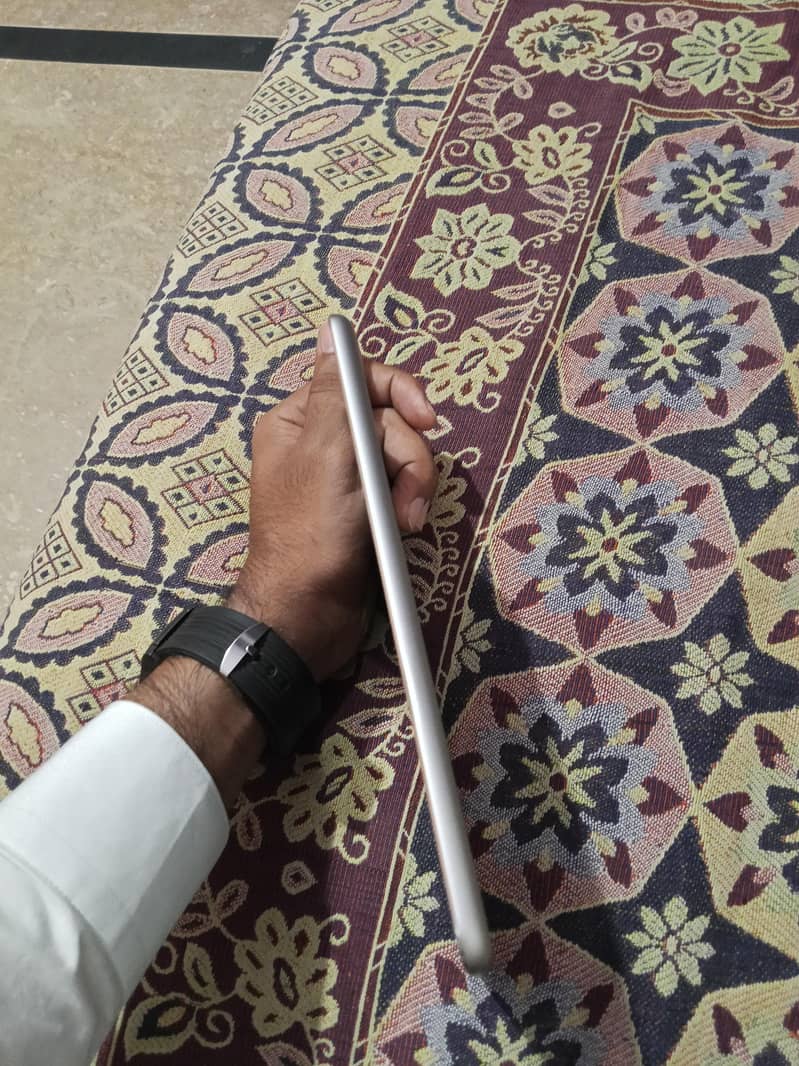 Apple ipad mini 3 6