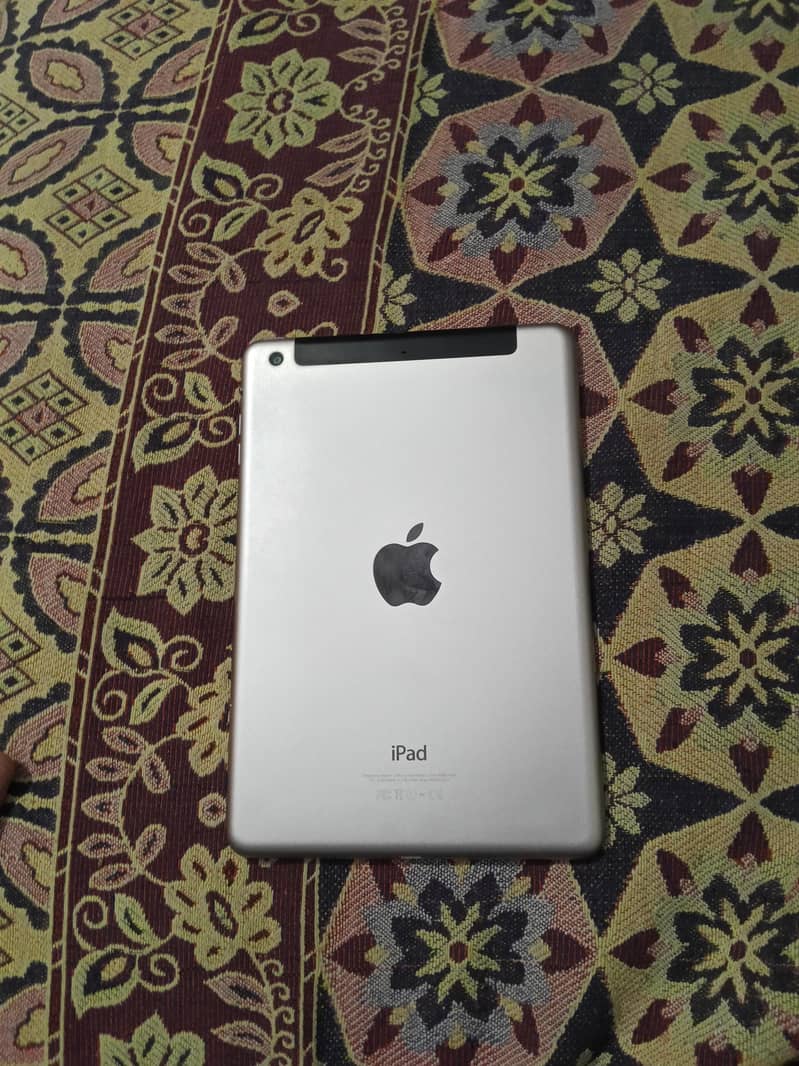 Apple ipad mini 3 7
