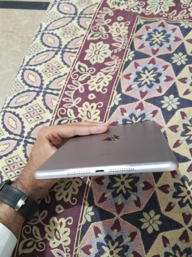 Apple ipad mini 3 8