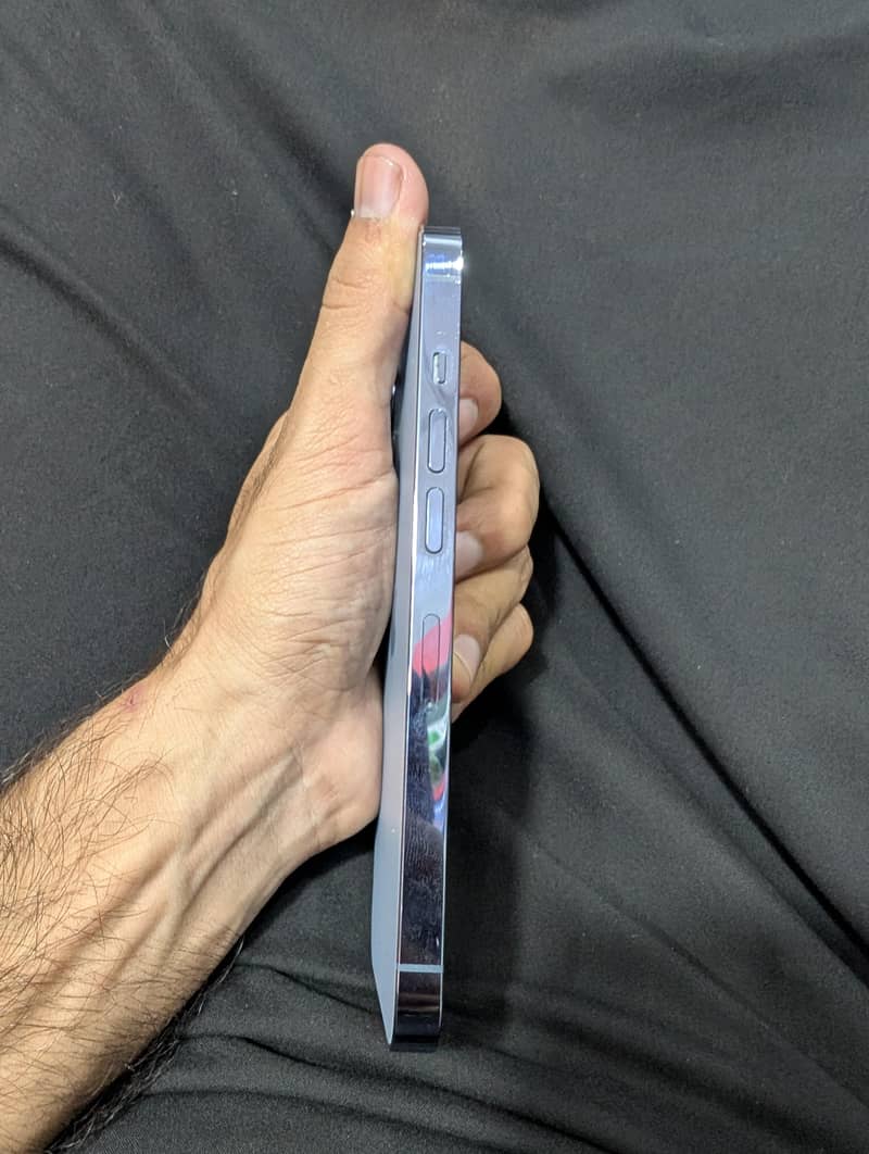 Apple iPhone 13 Pro 4