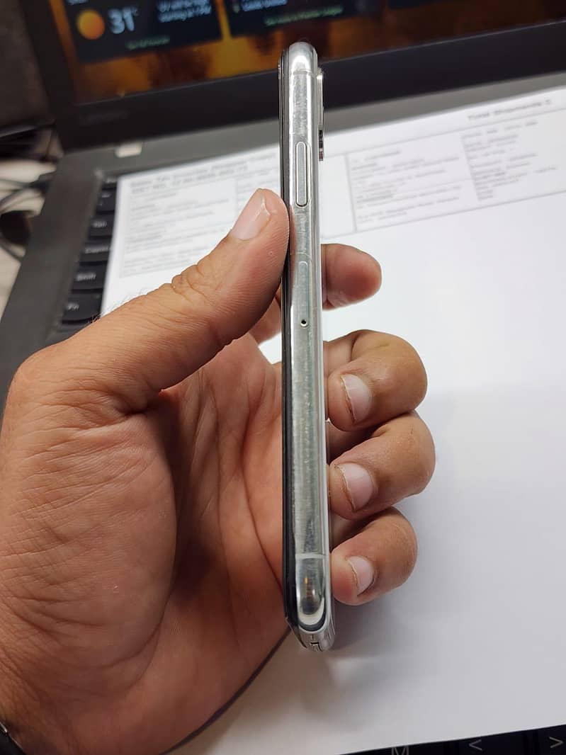 Apple iPhone X 2