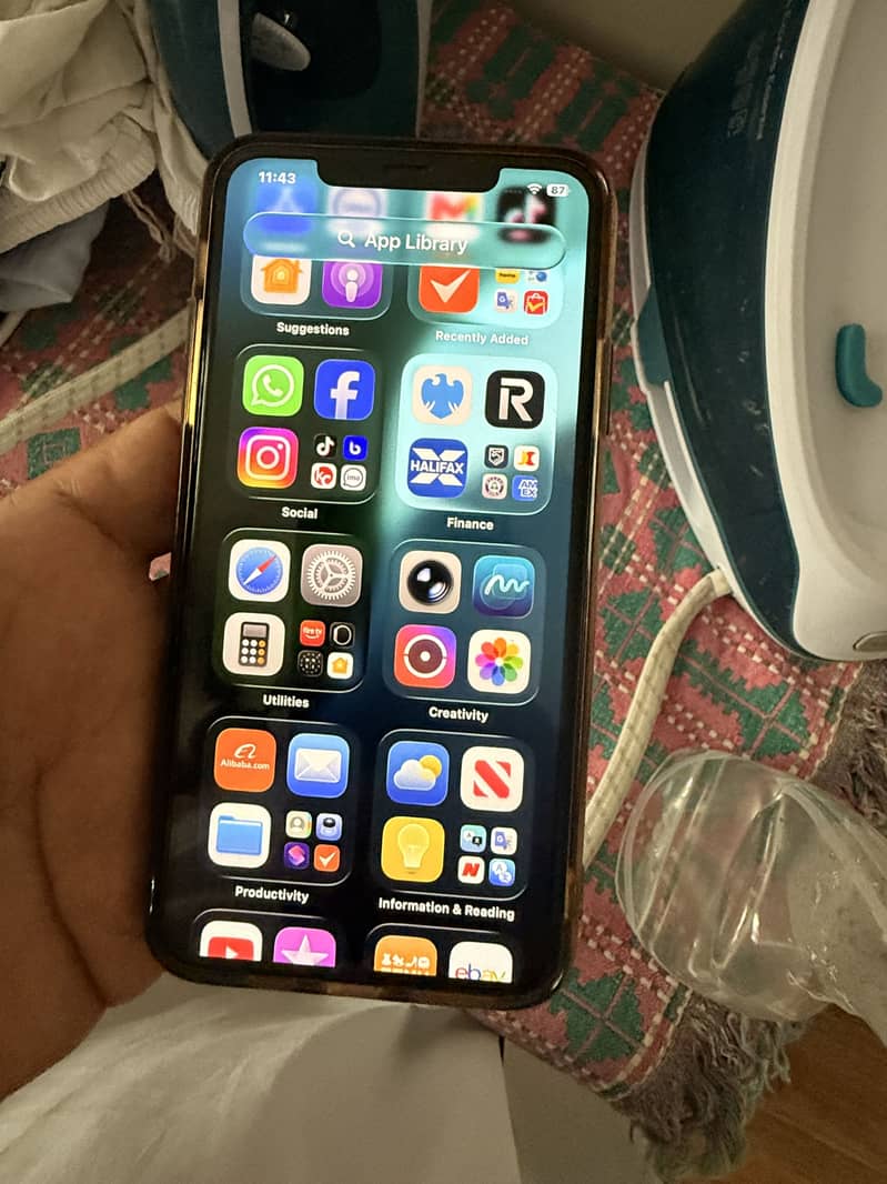 Apple iPhone 11 Pro Max 1
