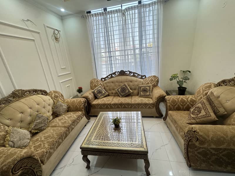 Lush condition sofa 0