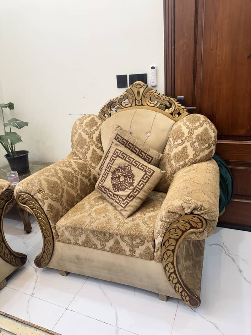 Lush condition sofa 3