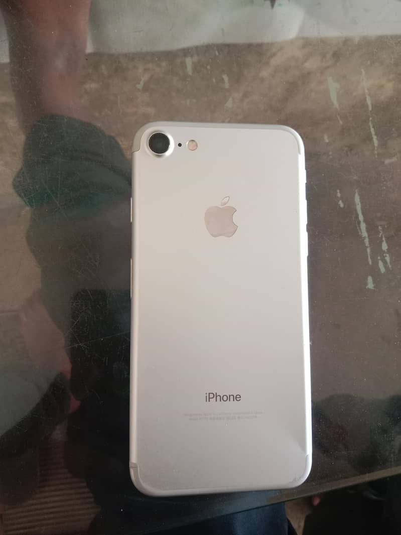Apple iPhone 7 0