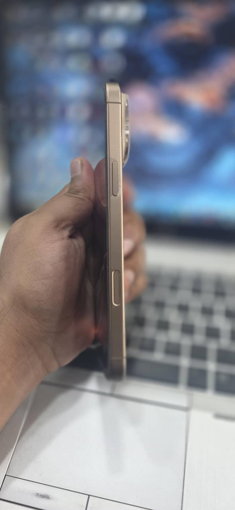 Apple iPhone 16 Pro Max 1