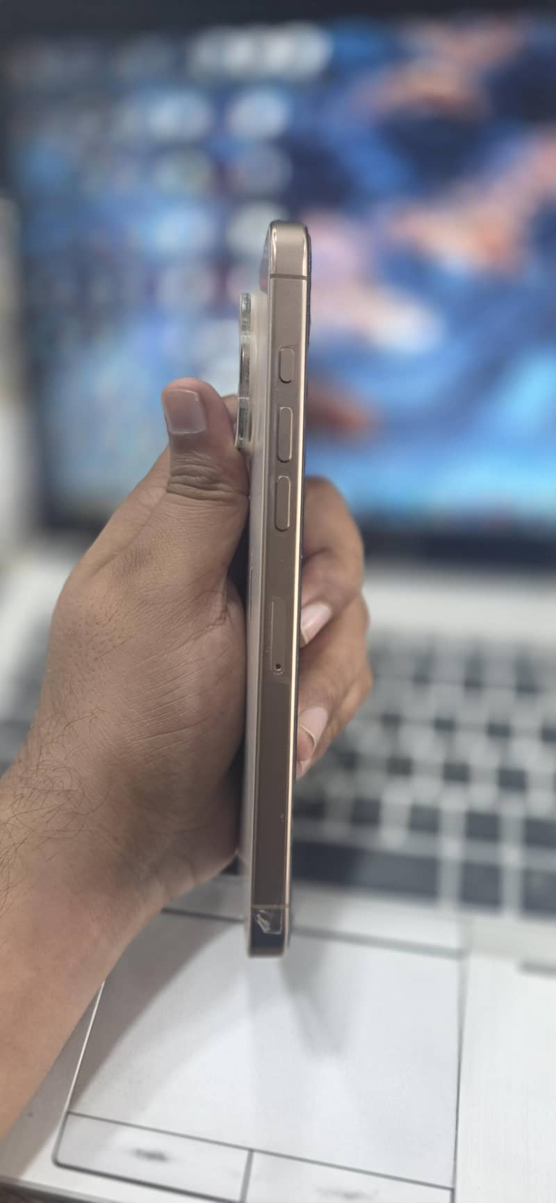 Apple iPhone 16 Pro Max 3