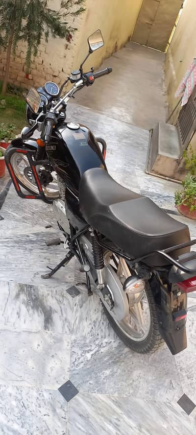 Suzuki GS 150 SE 2021