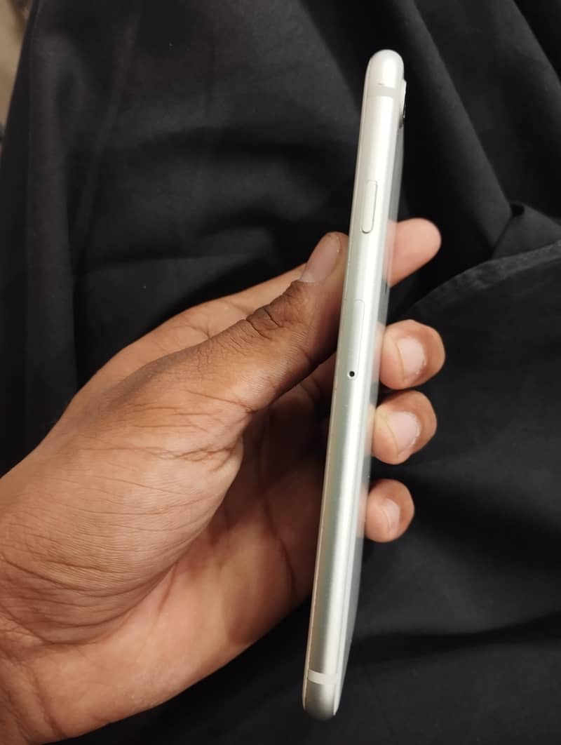 Apple iPhone 8 JV 1