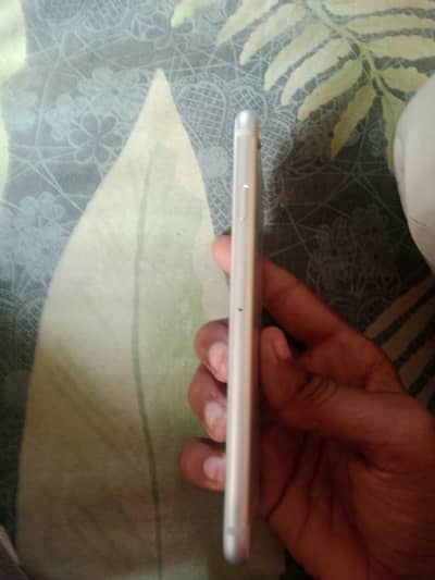 Apple iPhone 6S