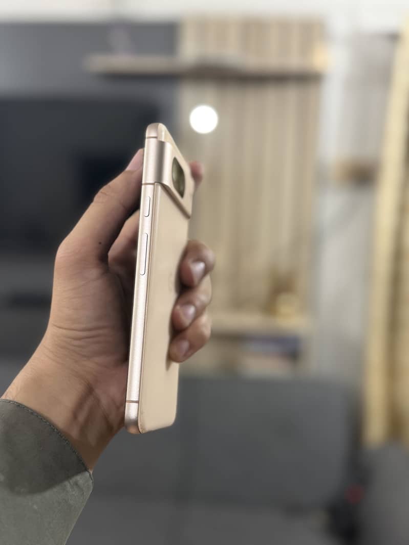 Google Pixel 8 2
