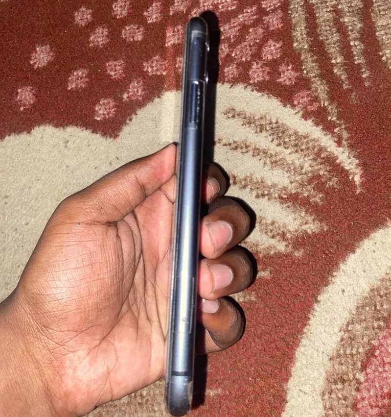 Apple iPhone 11 3