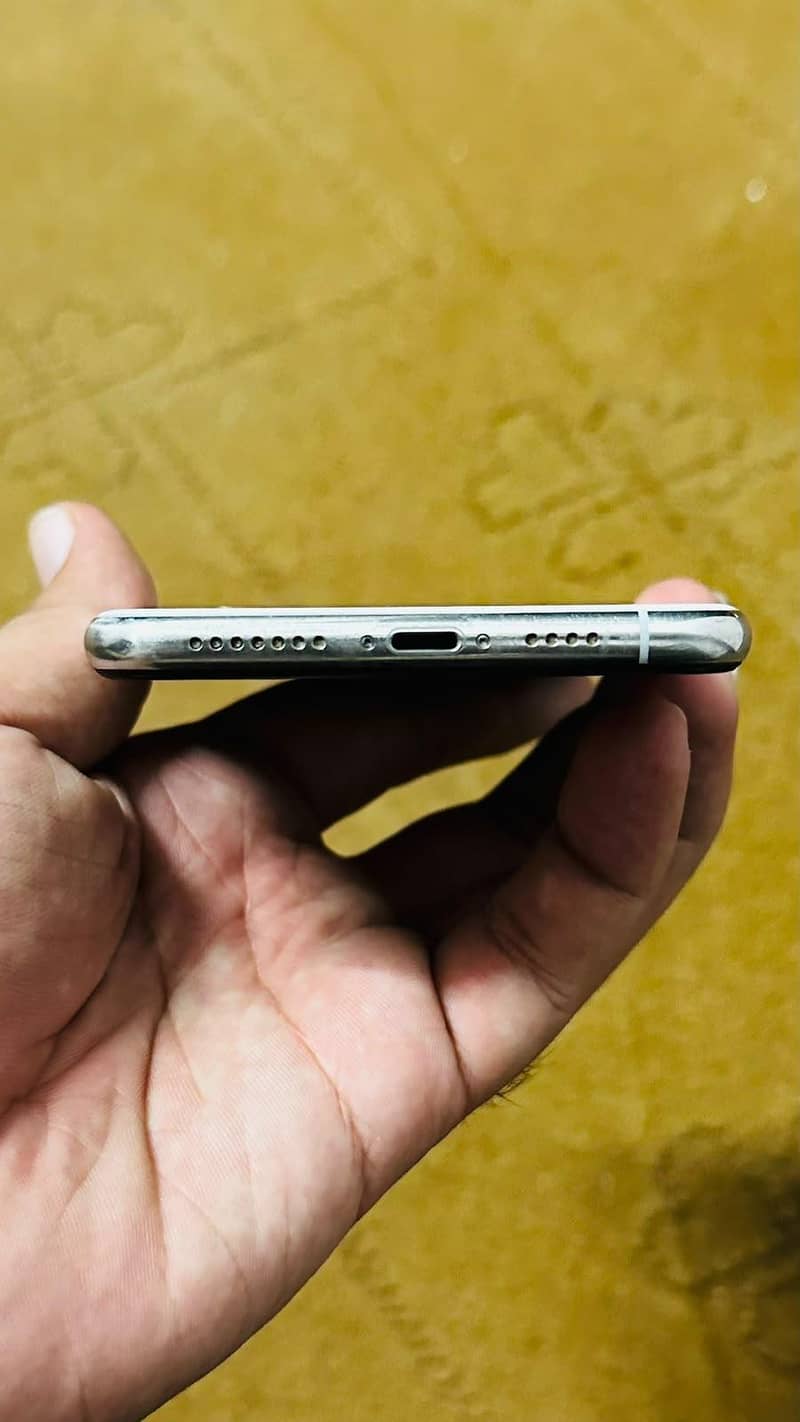 Apple iPhone XS Max 2