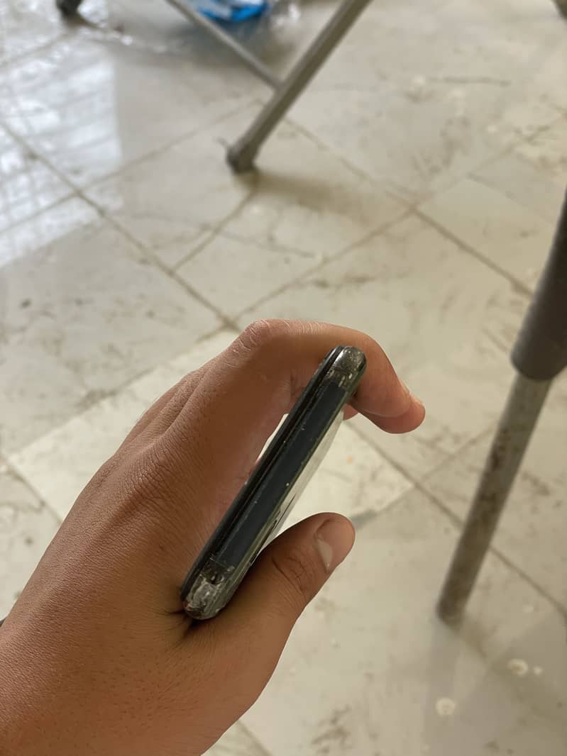 Apple iPhone 11 Pro Max 1