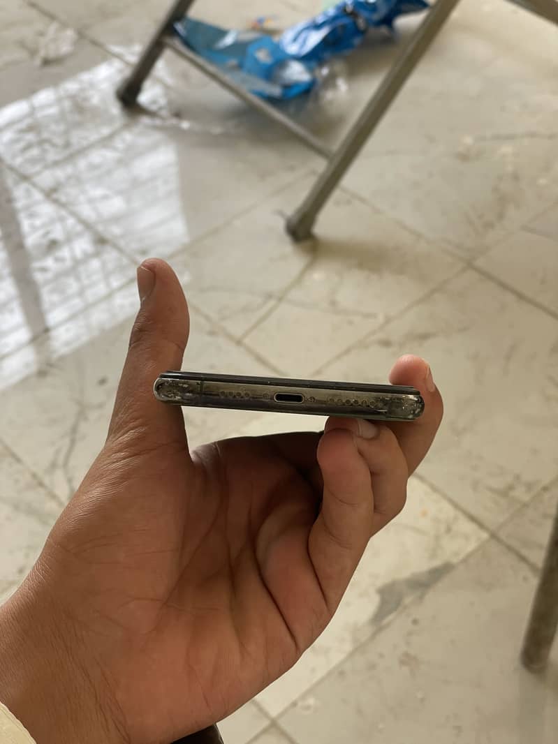 Apple iPhone 11 Pro Max 3