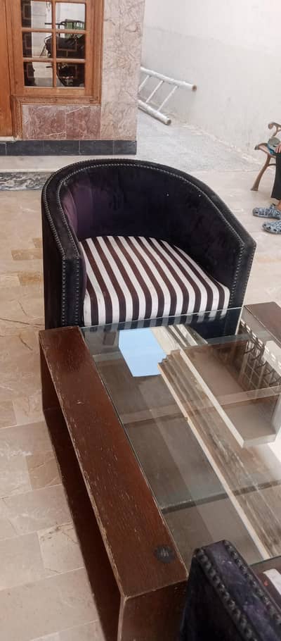 Stylish Velvet Armchairs with Glass TopCenter Tablet