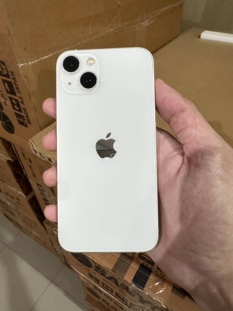 Apple iPhone 13 0