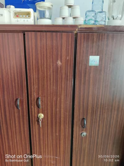 almari 2 doors and drawers