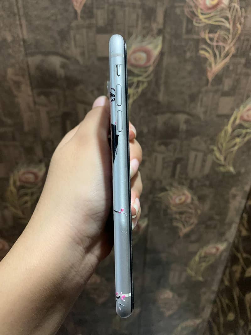 Apple iPhone XR 6