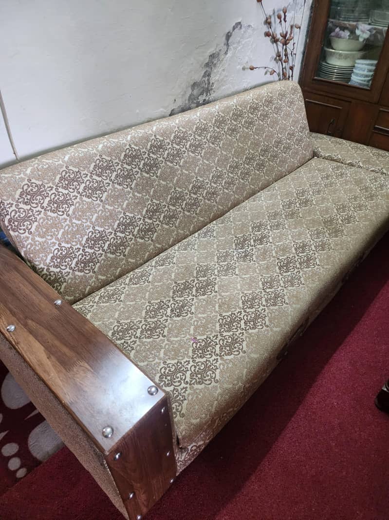 sofa come bed 10/10 condition 0