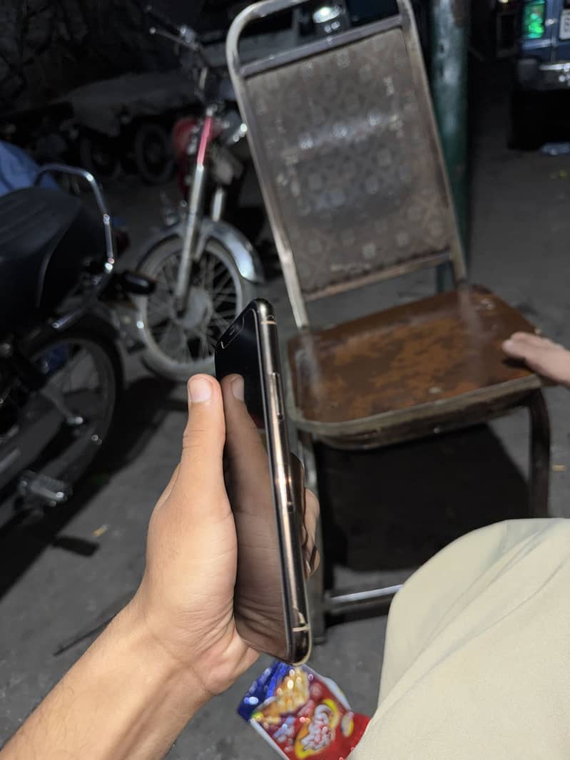 Apple iPhone 11 Pro 0