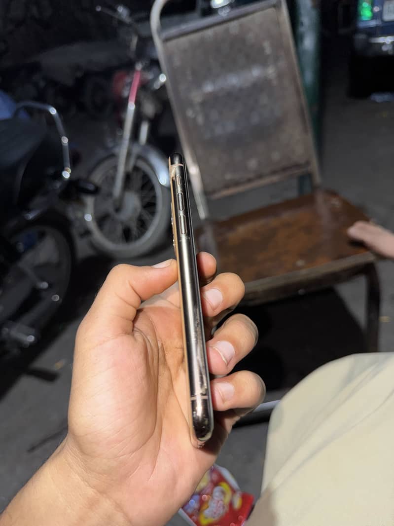 Apple iPhone 11 Pro 3