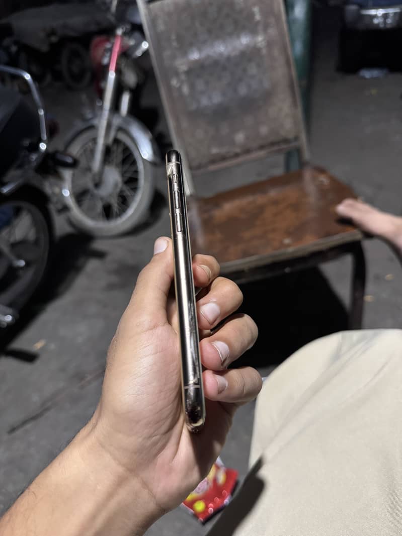 Apple iPhone 11 Pro 5