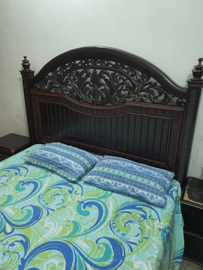 pure wooden bed with dressing table for sale in good condition