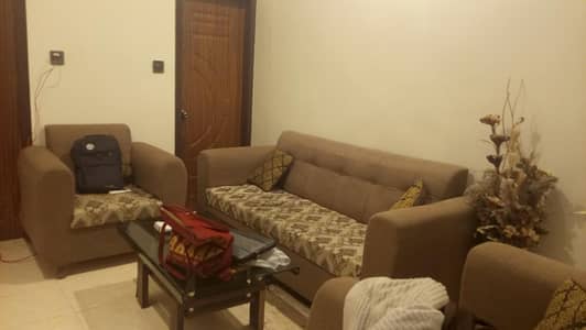 5 seater set with center table