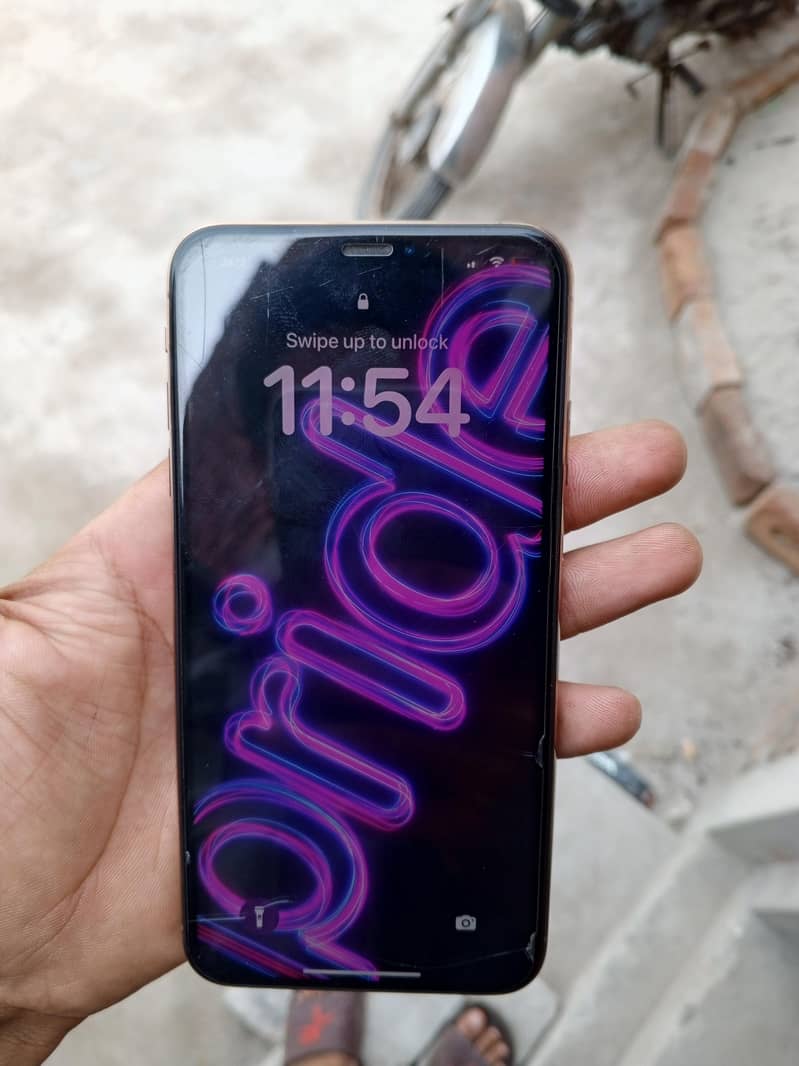 Apple iPhone XS Max 3