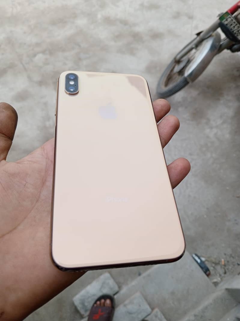 Apple iPhone XS Max 6