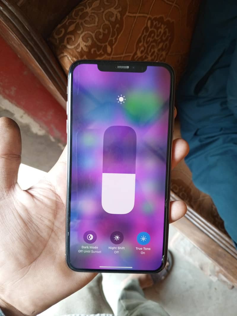 Apple iPhone XS Max 7