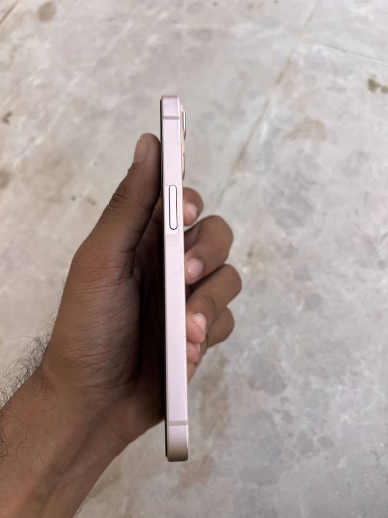 Apple iPhone 13 1