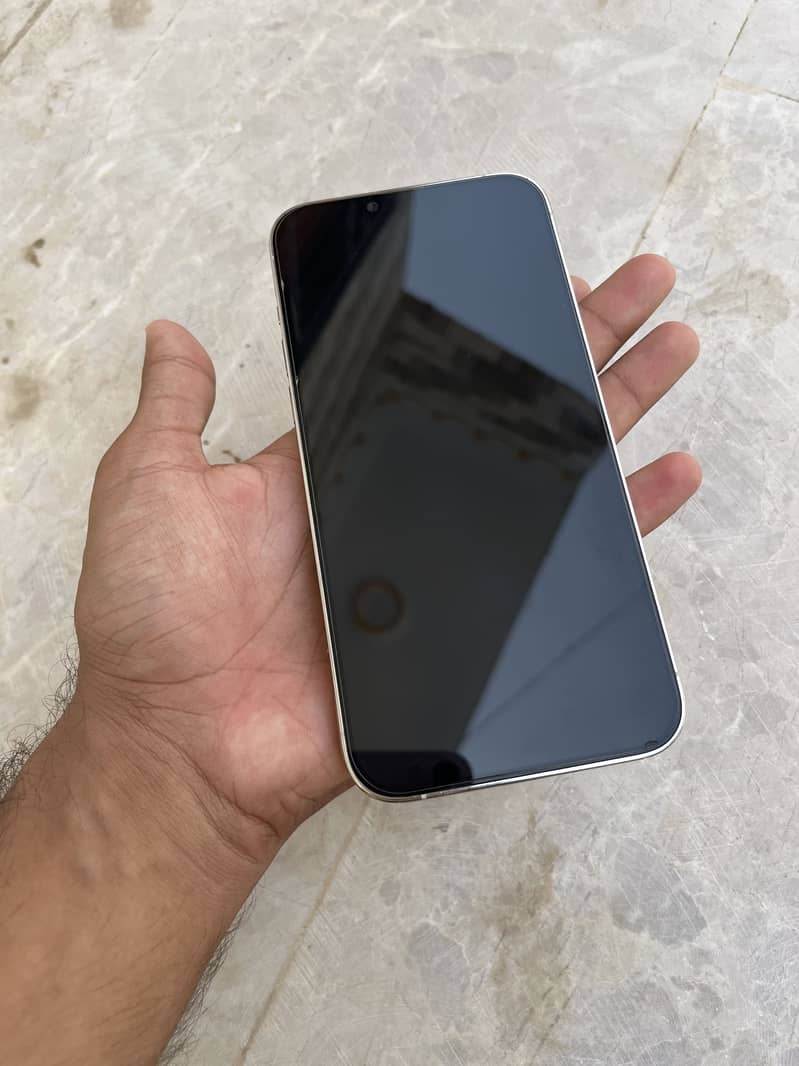 Apple iPhone 13 2