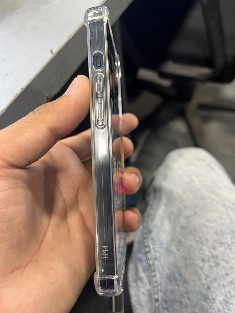 Apple iPhone 13 1