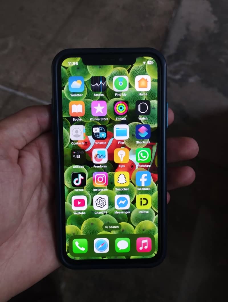 Apple iPhone X 4