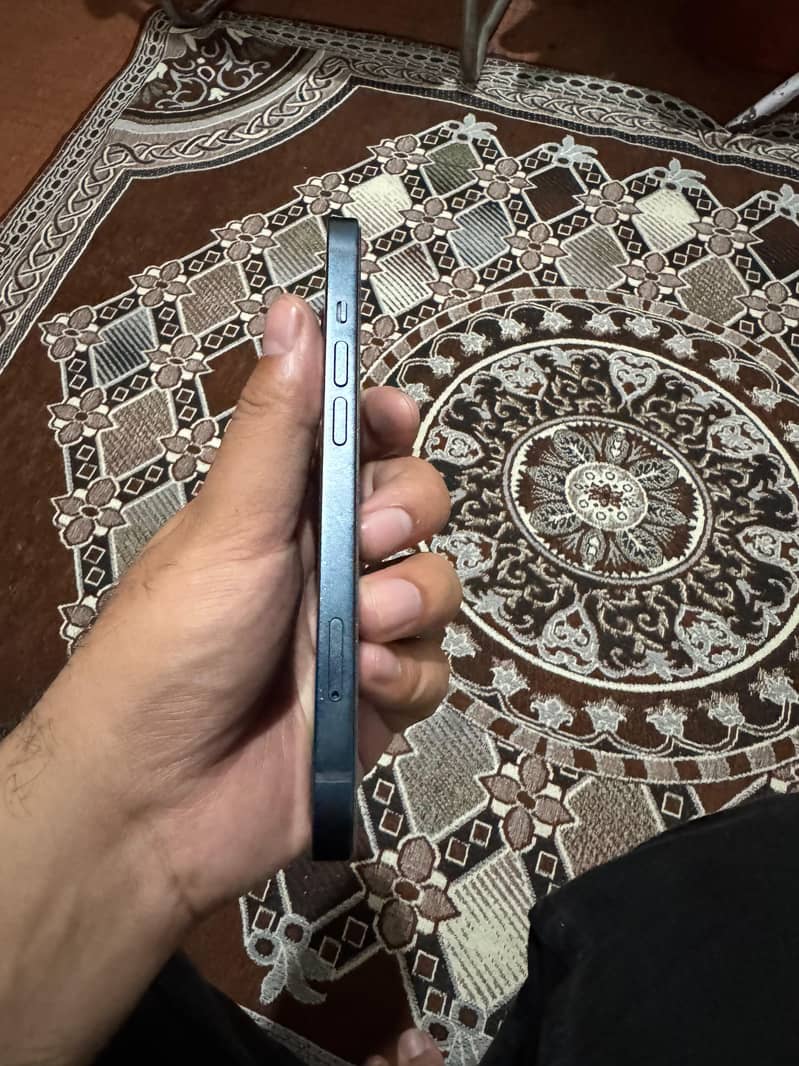 Apple iPhone 13 1