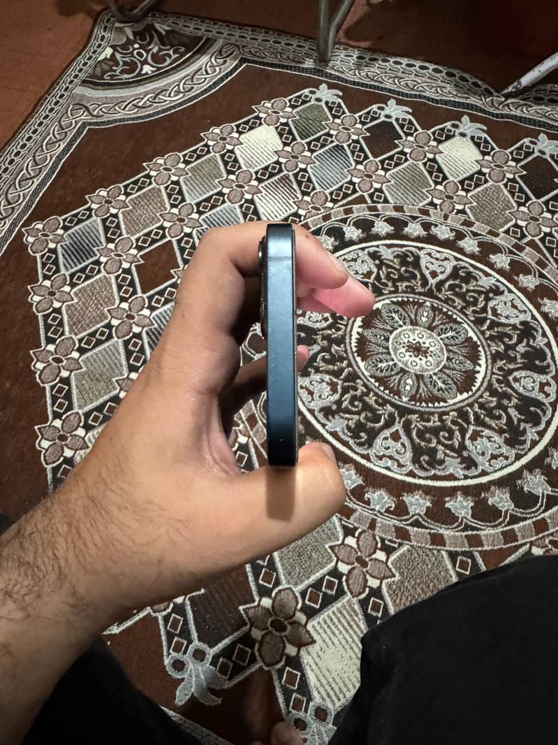 Apple iPhone 13 3